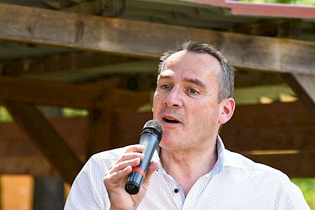 Bürgermeister Fredrich ist bei vielen Aktionen  mit Kindern dabei.