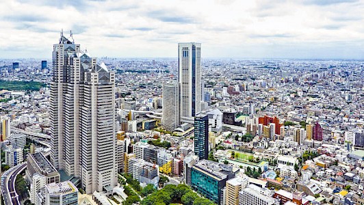 Gegensätzliche MegacitYs: Manila und Tokio