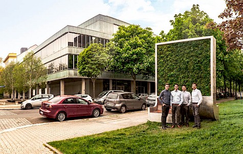 DIESES QUARTETT GRÜNDETE 2004 IN DRESDEN IHR START-UP GREEN CITY SOLUTIONS.