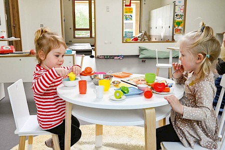 Viele Eltern erwarteten ungeduldig die Wiedereröffnung der Kinderbetreuungs­einrichtungen, wie hier in der Betriebskita Weimar.