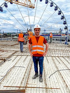 Mohammad arbeitet als Bauingenieur.