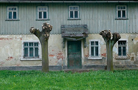 Abriss von Mietswohnungen in den  Städten, Leerstand von Häusern auf  dem Land