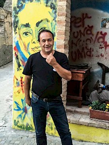 BÜRGERMEISTER DOMENICO LUCANO SIEHT FLÜCHTLNGE NICHT ALS PROBLEM, SONDERN ALS CHANCE.