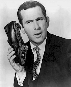 Die Serie mit dem geheimen Geheimagent Maxwell Smart war als Parodie auf James Bond gedacht. Zu seiner ­Ausrüstung gehörte ein Schuhtelefon.
