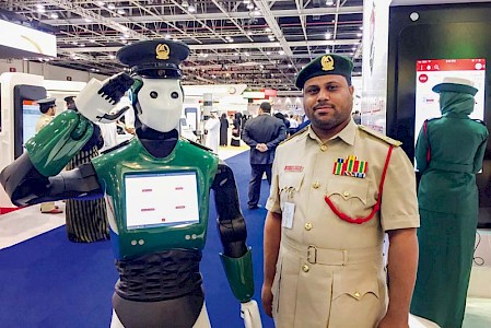 Die Polizeiroboter sollen helfen und Personen identifizieren.